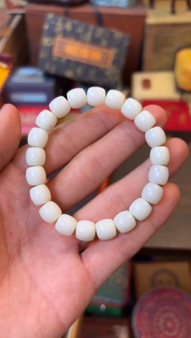 和田玉未镶嵌颈饰—————————————222桶珠手串