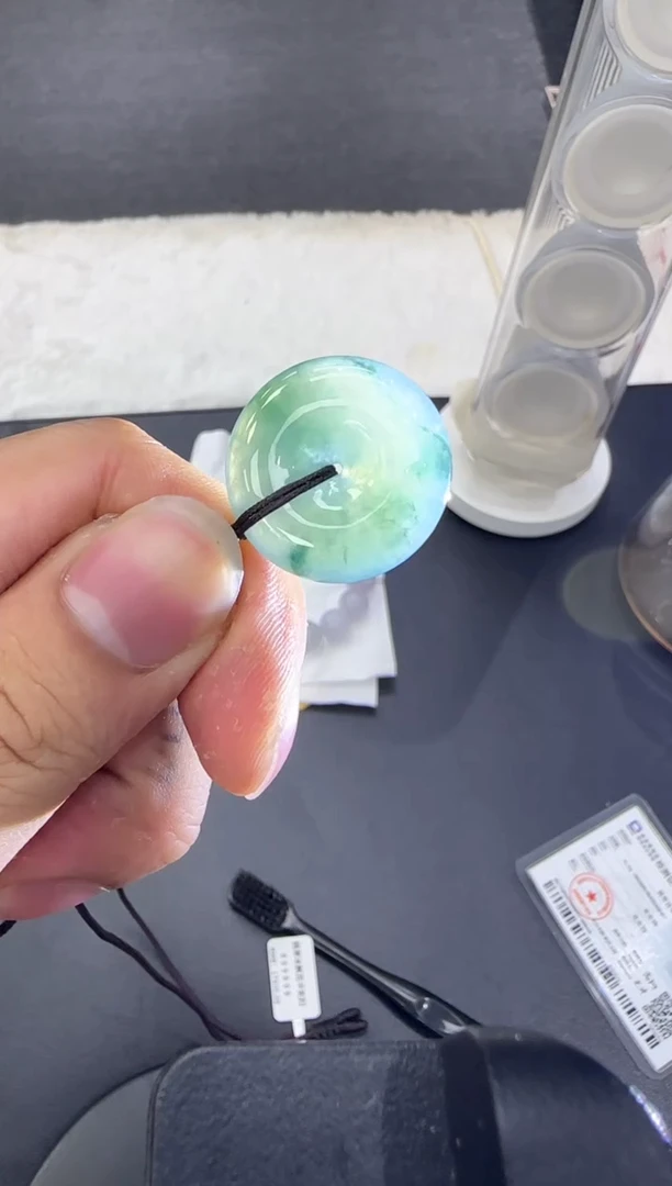 颈饰未镶嵌翡翠天然翡翠A货孤品一件