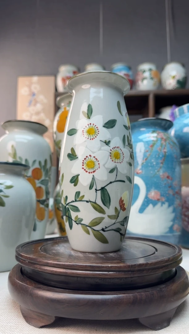 【闪购商品】瓶景德镇手绘陶瓷花瓶底部无孔高19口7左右