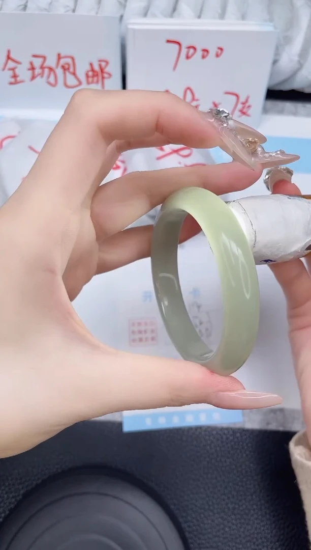 未镶嵌手镯石英质玉114-52.1