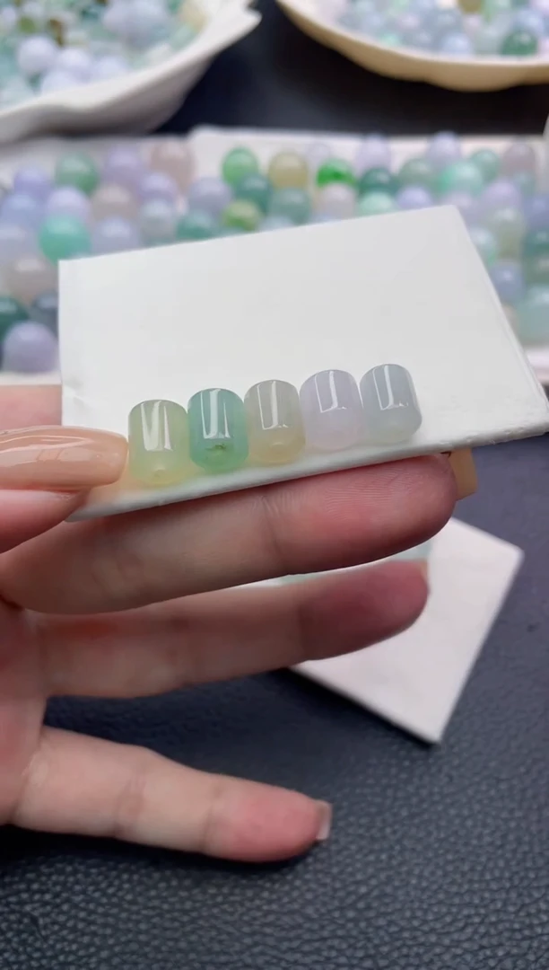 未镶嵌定制翡翠T****7珠子