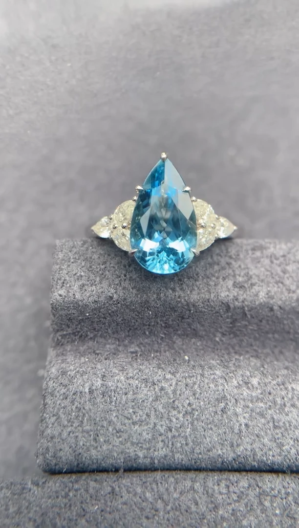 海蓝宝石戒指18K金镶嵌1.9ct海蓝宝