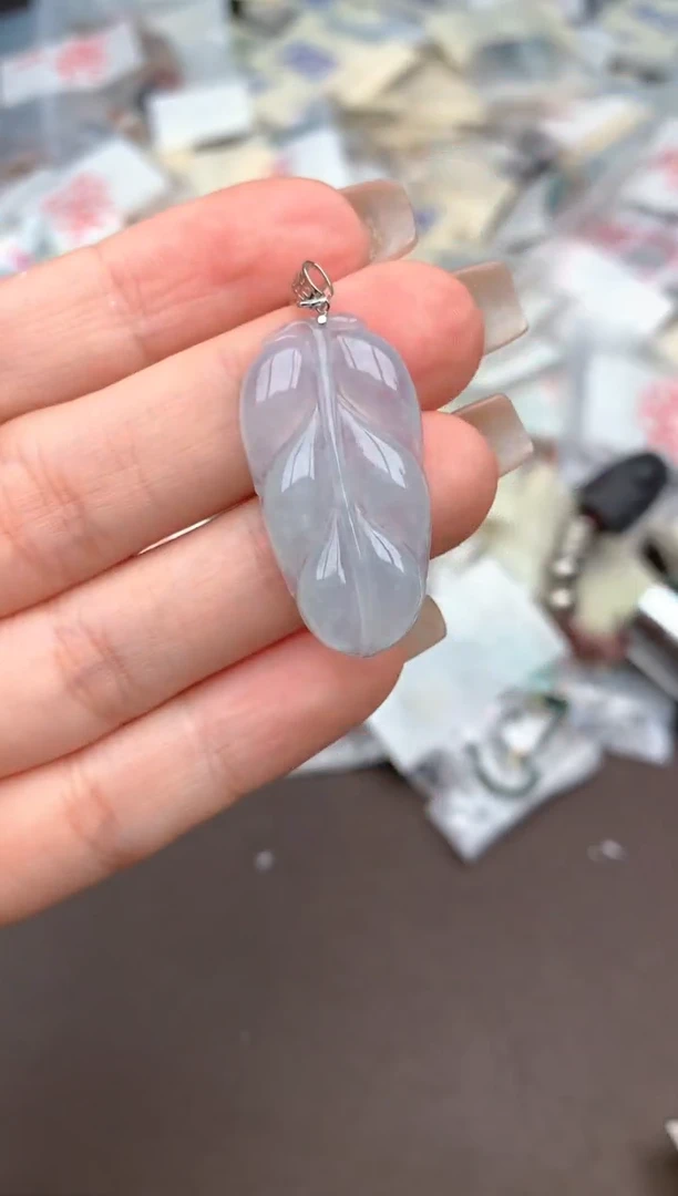 18K金镶嵌挂件翡翠一
