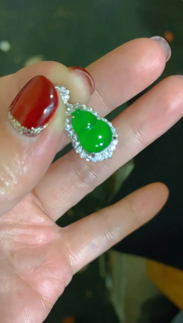 吊坠(赠链)未镶嵌翡翠天然A货翡翠 多样性发货 假一罚四