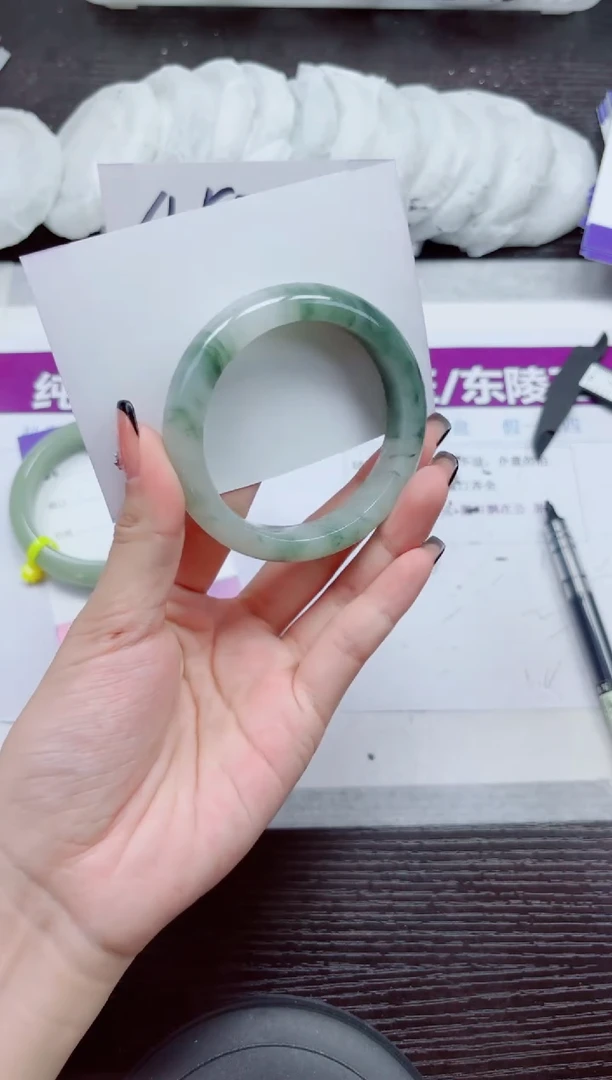 未镶嵌手镯石英质玉A95-55.56