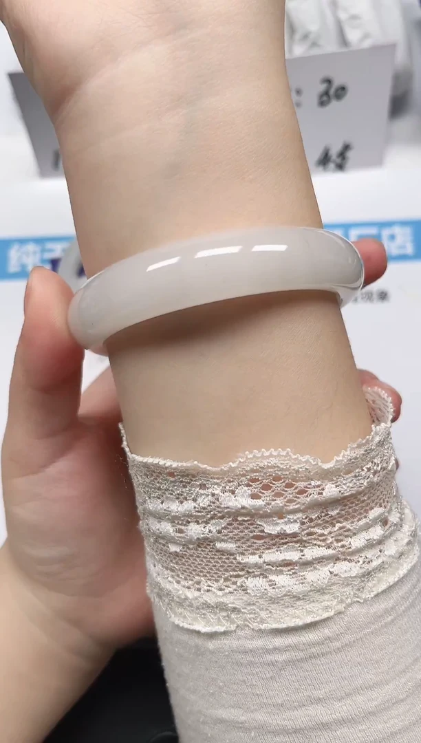 未镶嵌手镯石英岩玉79-58