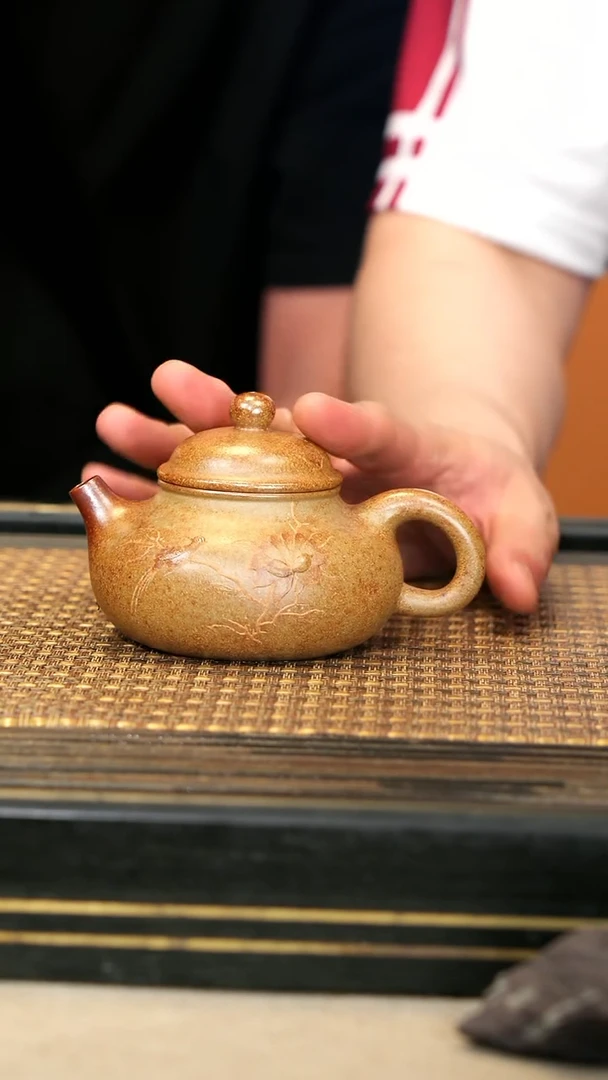 茶壶紫砂ZCJ45《荷趣容天》柴烧