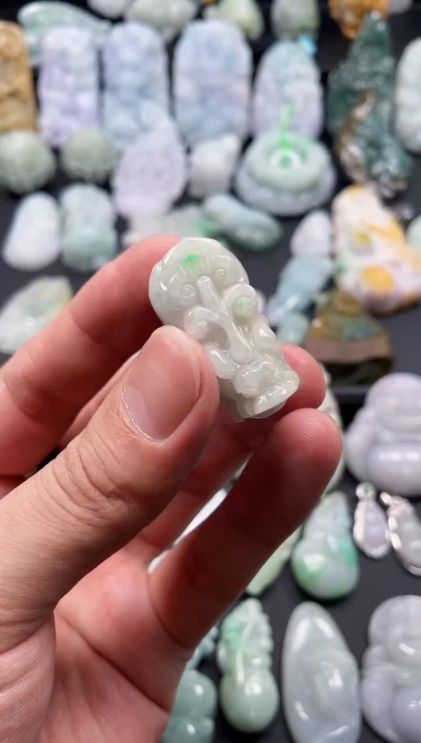 翡翠未镶嵌颈饰天然翡翠a货