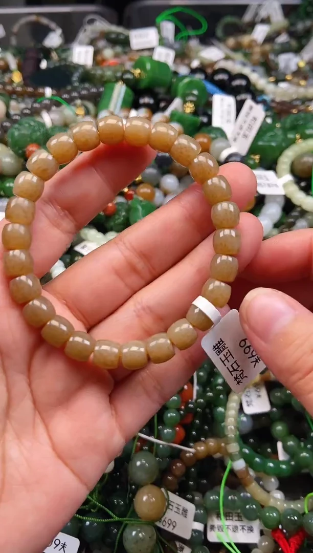 和田玉未镶嵌颈饰1