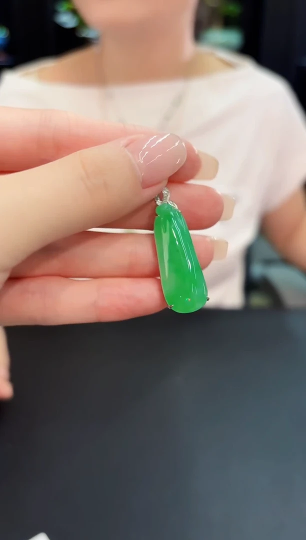 颈饰18K金镶嵌翡翠 缅料A货/支持复检/一件