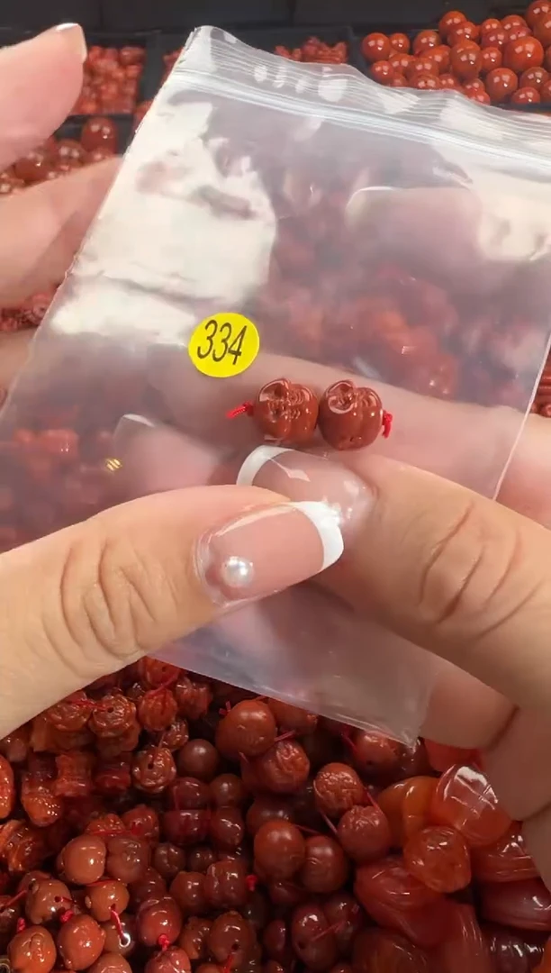 颈饰未镶嵌南红玛瑙1