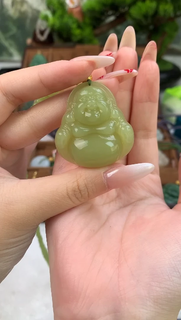 颈饰未镶嵌和田玉吊坠