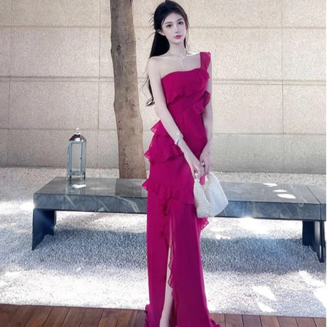 法式吊带连衣裙女夏季新款玫红色显白荷叶边开叉垂感飘逸长裙仙气