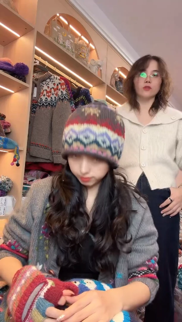 绵羊毛细羊毛卷边丸子帽（头围57以内）