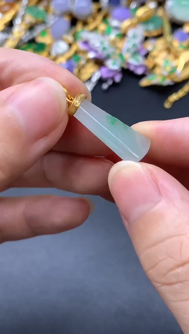 颈饰18K金镶嵌翡翠51-中国好珍宝