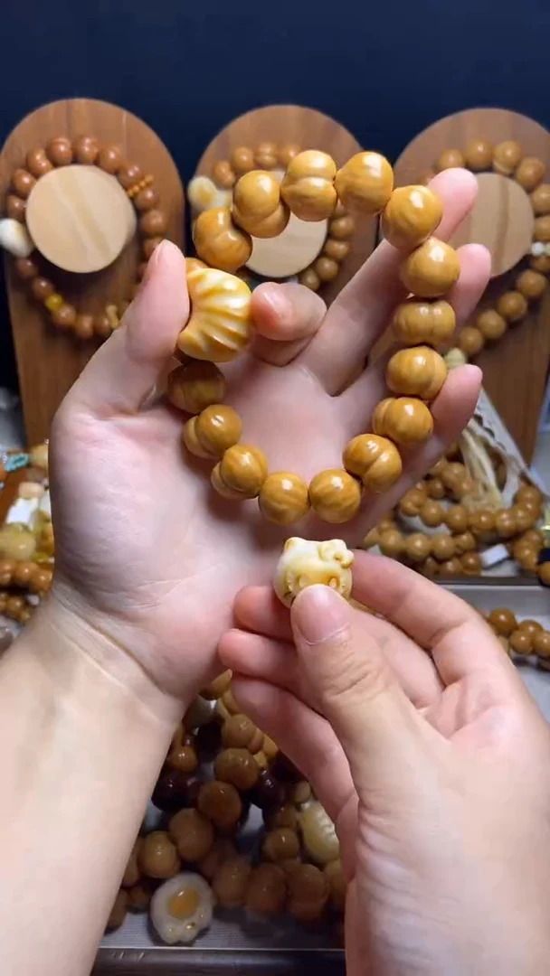 手串猴头核桃肥****?全品聚宝牛角包黄跑环圆kt三通奶油风手持