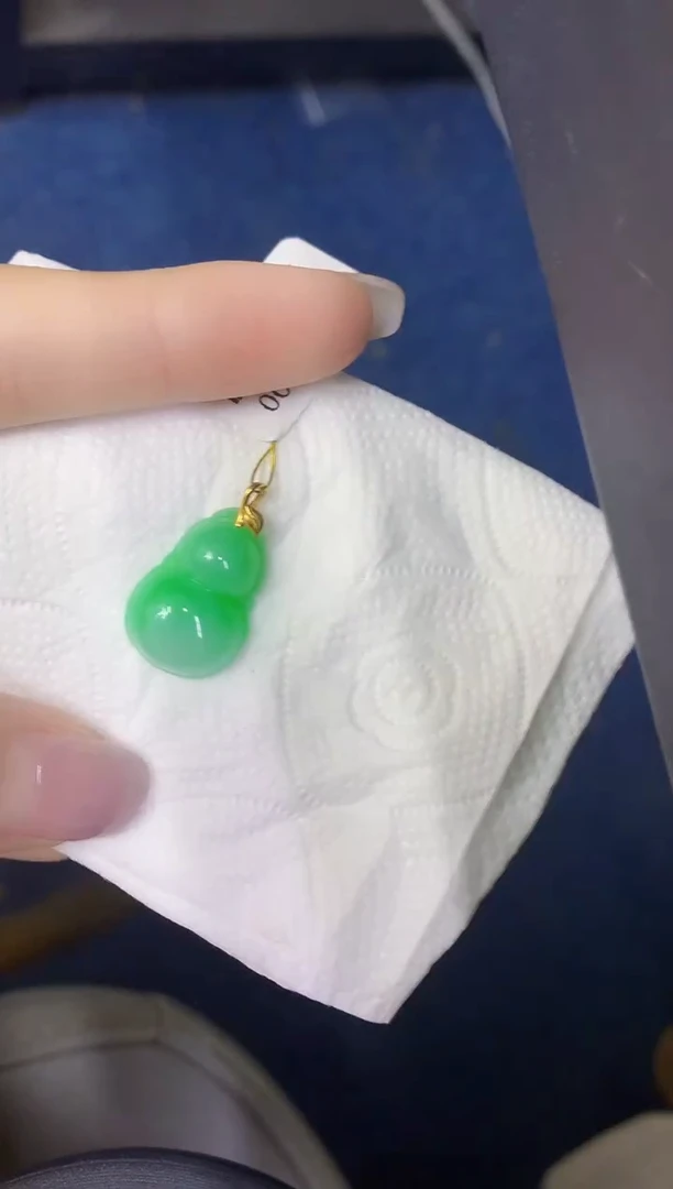 颈饰18K金镶嵌翡翠缅甸天然翡翠A货