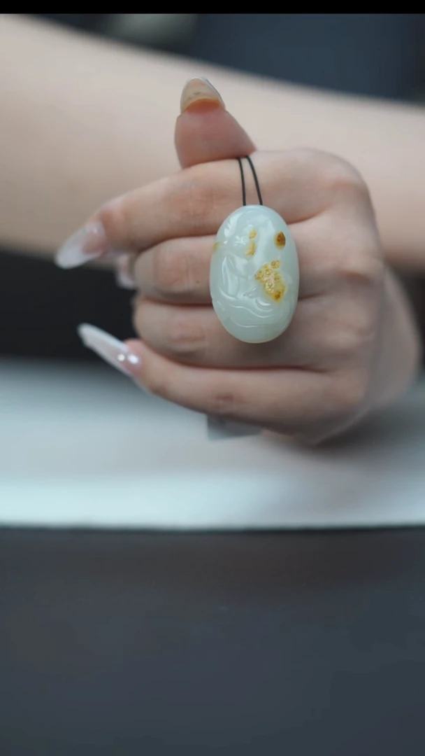 吊坠(赠链)未镶嵌和田玉板**客白玉 籽HA00763