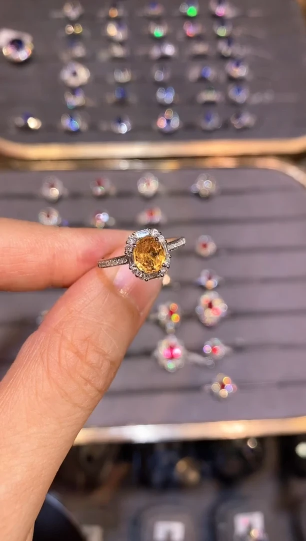 彩色蓝宝石戒指18K金镶嵌【闪购】1.4ct/黄蓝宝/展会价