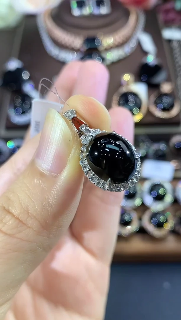 吊坠(不含链)18K金镶嵌翡翠B54