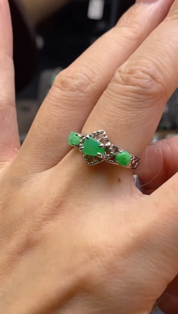 颈饰银S925镶嵌翡翠净货13936