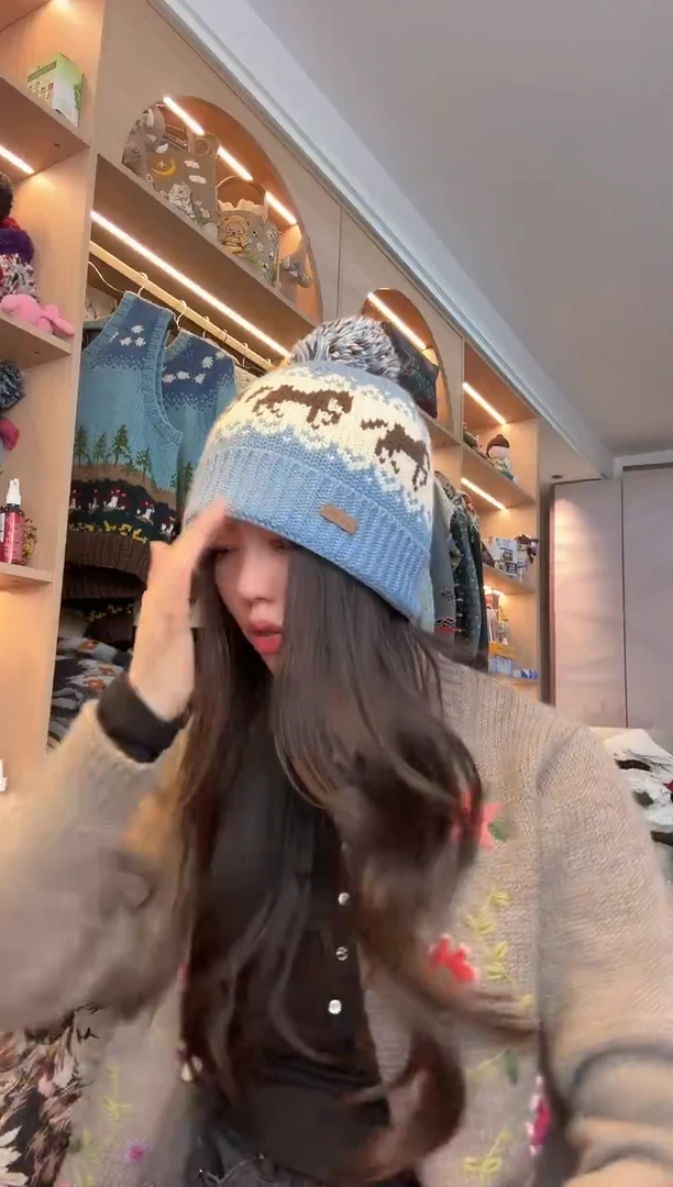 羊毛蓝色马到成功帽