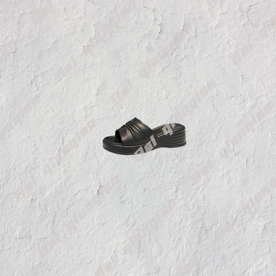 2023800 透气厚底松糕休闲懒人一脚蹬拖鞋