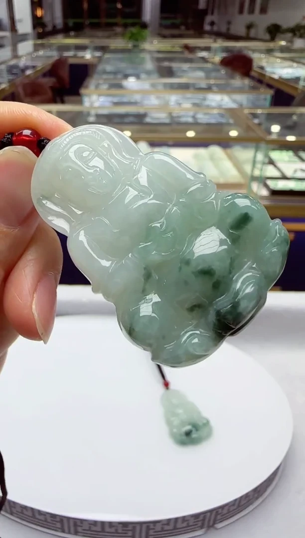 颈饰未镶嵌翡翠观音