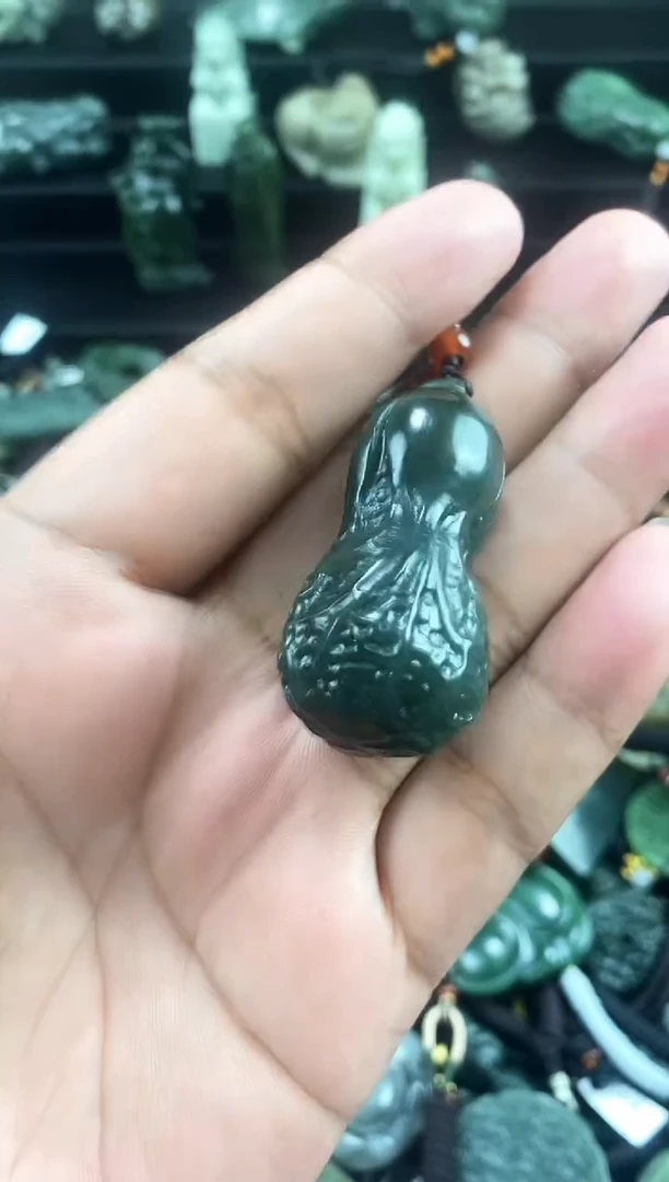 和田玉未镶嵌颈饰1