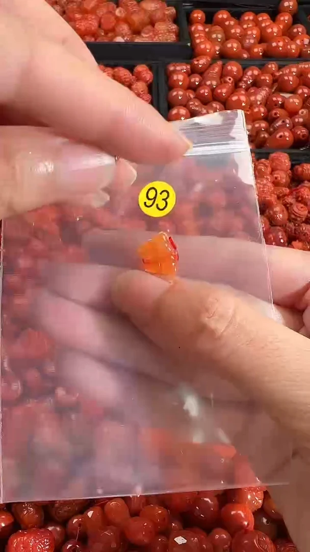 颈饰未镶嵌南红玛瑙1