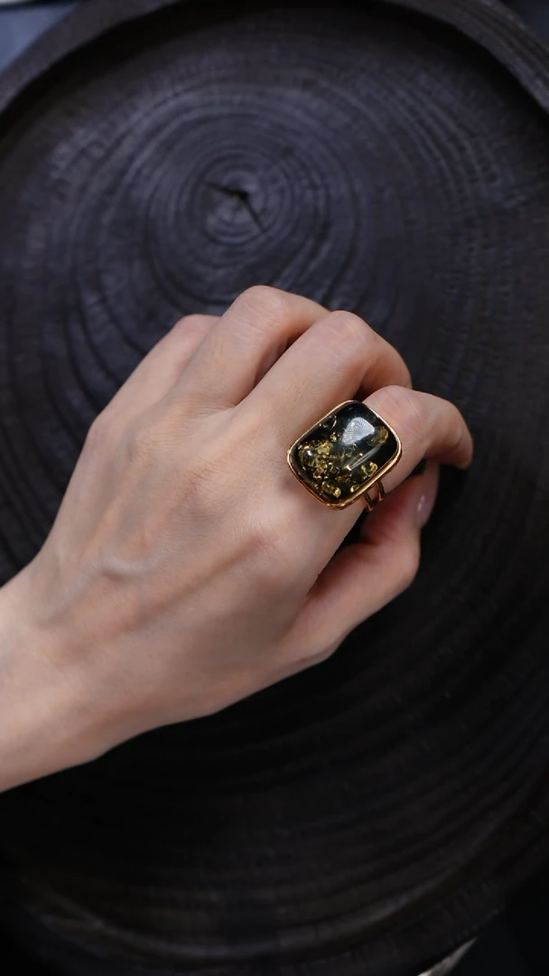 未镶嵌琥珀裸石戒指