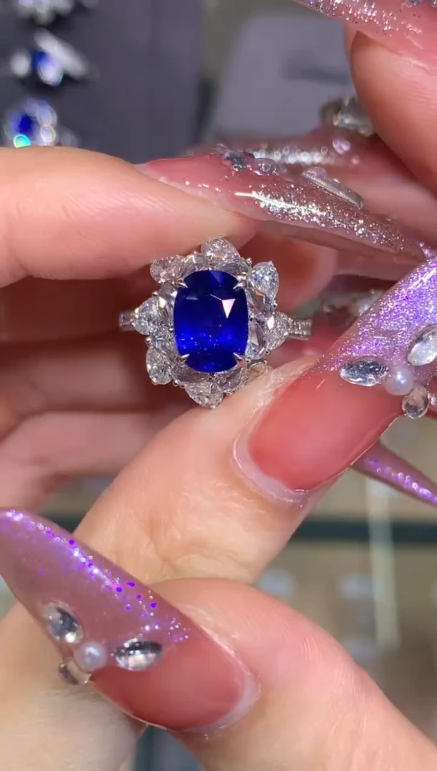 戒指蓝宝石18K金镶嵌3.02CT