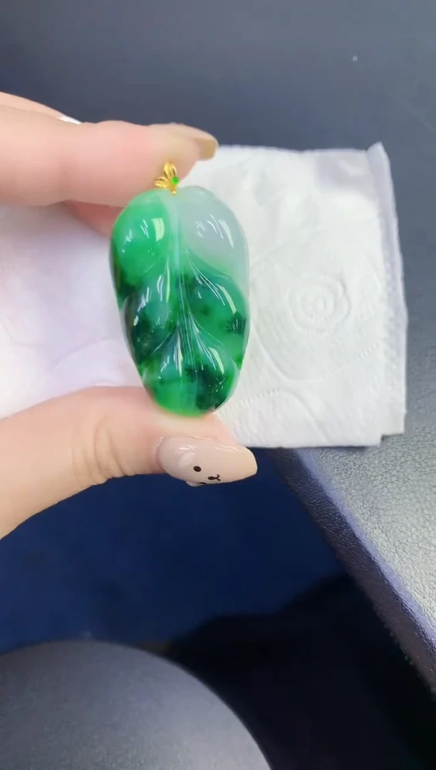 颈饰18K金镶嵌翡翠缅甸天然翡翠A货