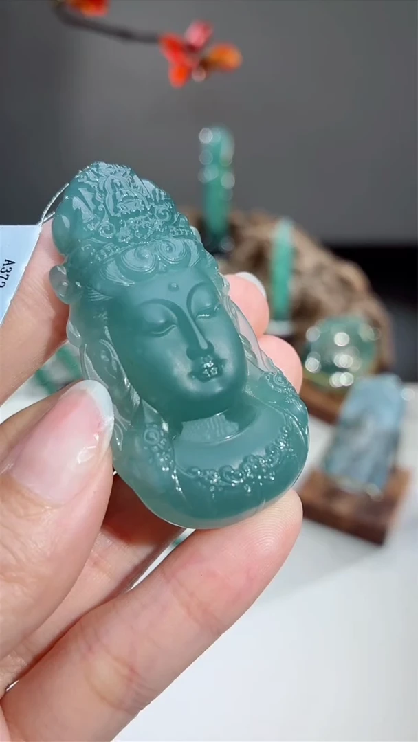 翡翠挂件未镶嵌天然A货翡翠-观音首