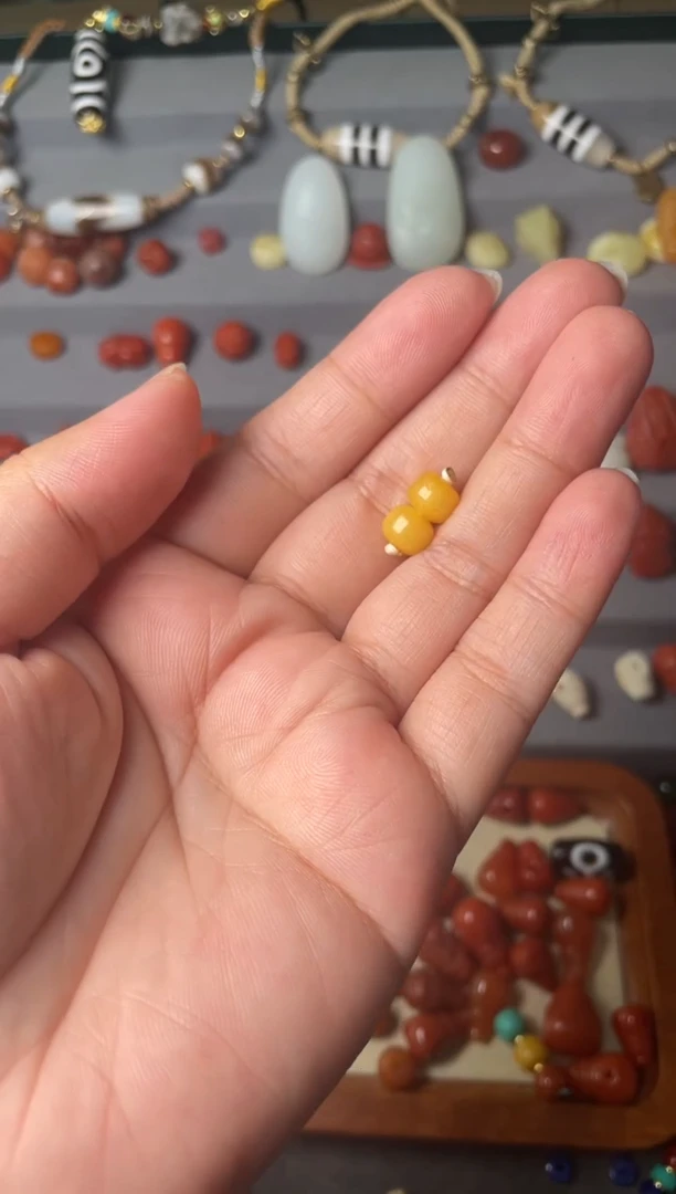 裸石蜜蜡未镶嵌多样性发货，7mm蜜蜡老型一对