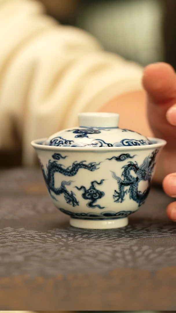 中式不合缝双龙纹盖碗