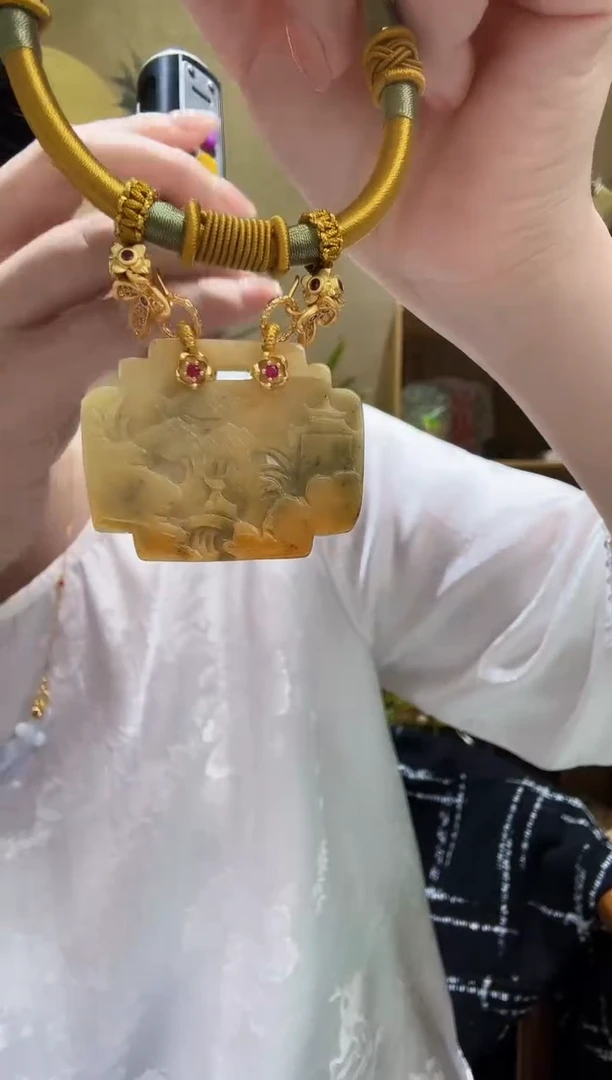 颈饰未镶嵌翡翠吊坠