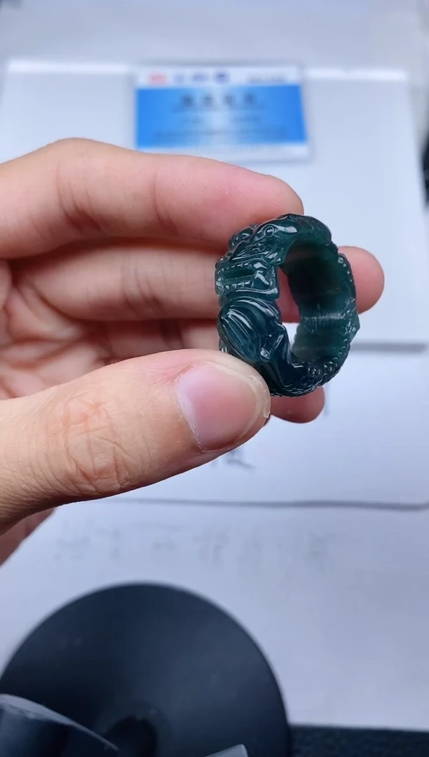 未镶嵌戒指翡翠