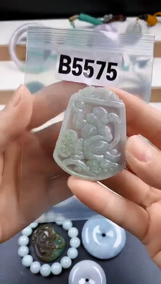 颈饰未镶嵌翡翠天然翡翠吊坠挂件