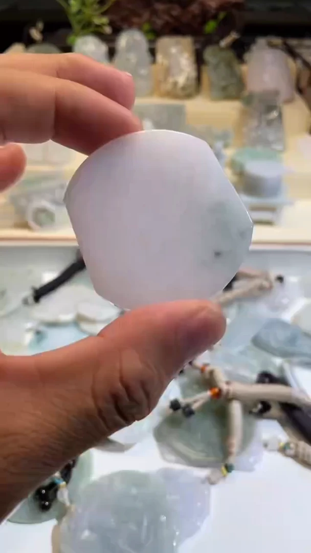 翡翠未镶嵌颈饰8/10/010