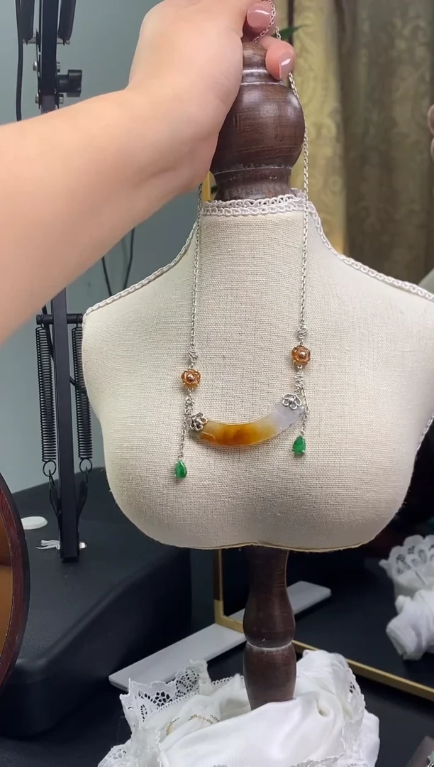 颈饰银S925镶嵌翡翠15819