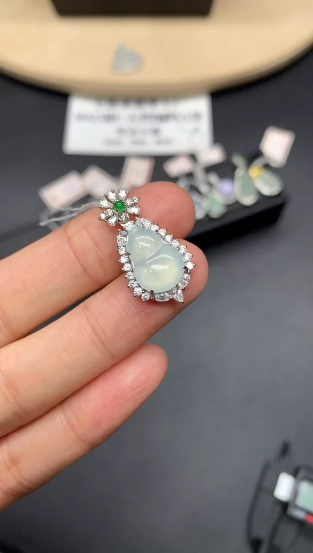 翡翠银S925镶嵌吊坠(不含链)葫芦【多样性发其一】