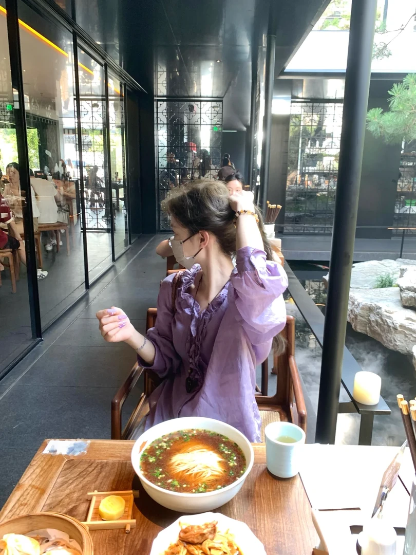 2025夏季新款韩系穿搭高级感紫色花边衬衫上衣搭配休闲裤两件套女