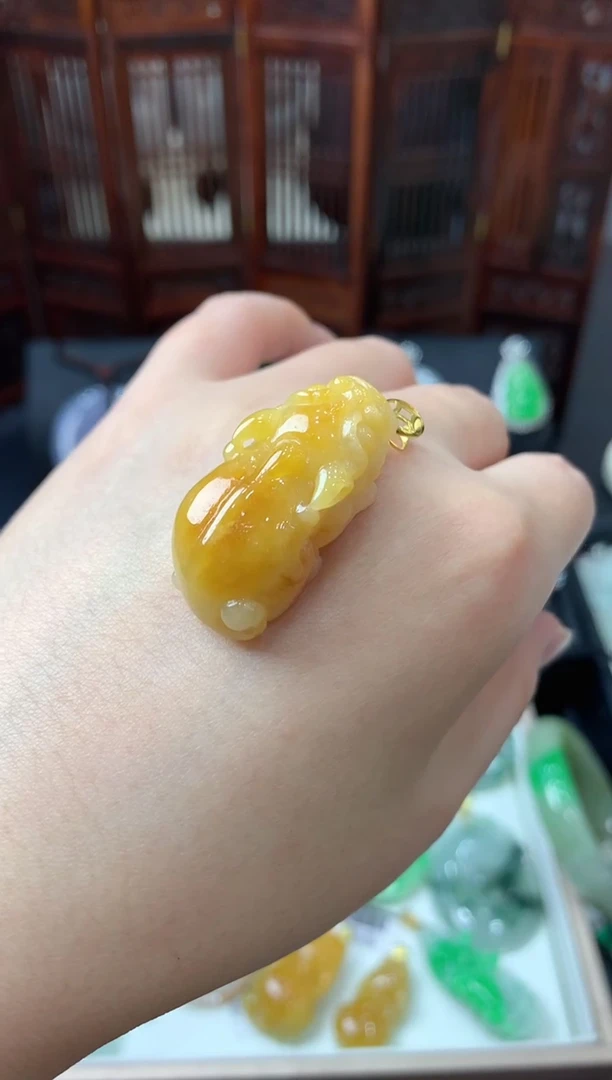 【闪购商品】翡翠吊坠(不含链)18K金镶嵌挂件