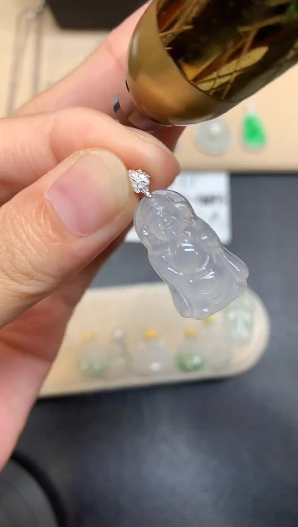 颈饰18K金镶嵌翡翠财神【无服务费