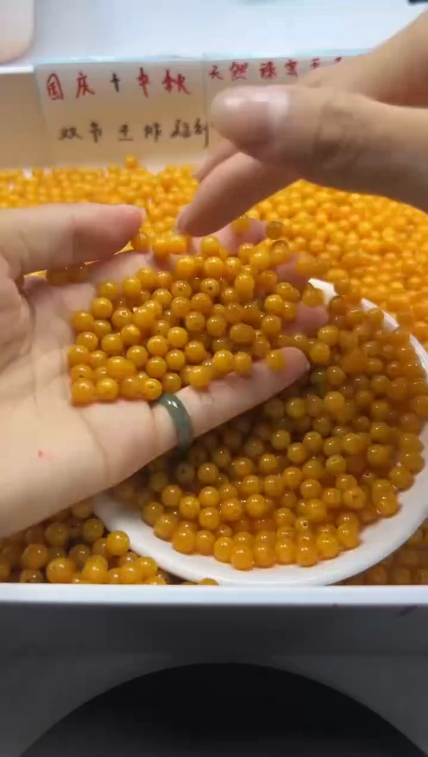 蜜蜡颈饰未镶嵌w41鸡油黄蜜蜡6mm*50颗
