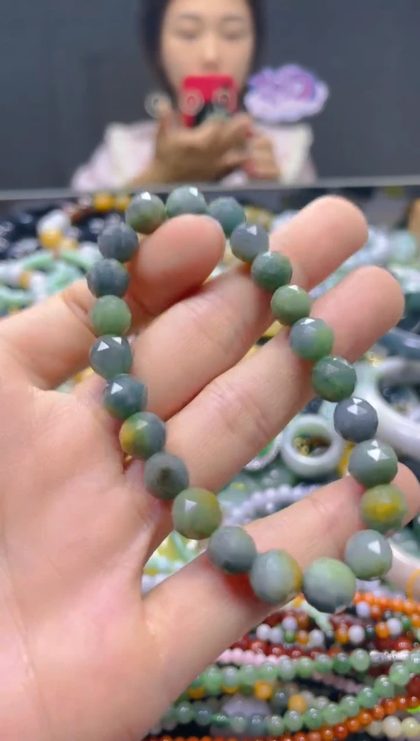 颈饰未镶嵌翡翠7MM/J/翡翠A货，一件也是批发价