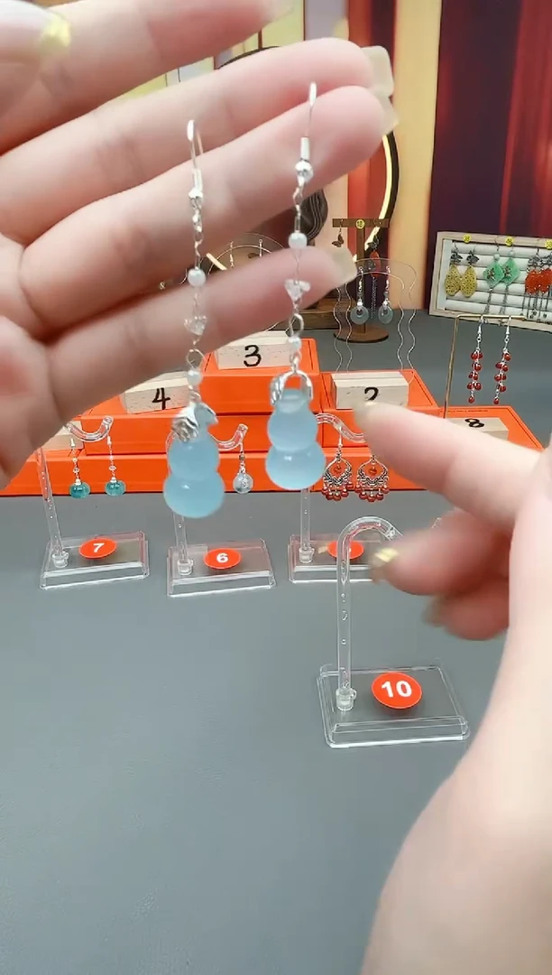 未镶嵌石英质玉（天山翠）耳钉535