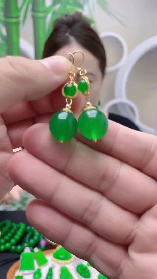 14K金镶嵌翡翠耳饰A108
