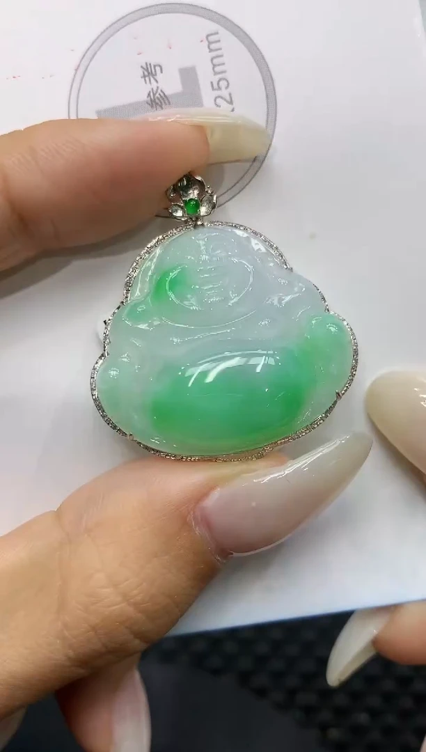 颈饰18K金镶嵌翡翠111111111111